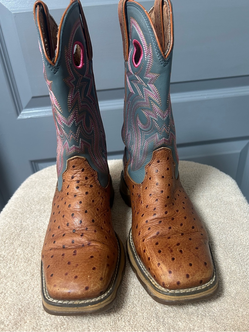 Durango Flirt women’s cowboy boots. Ostrich embossed leather. size 6 see details